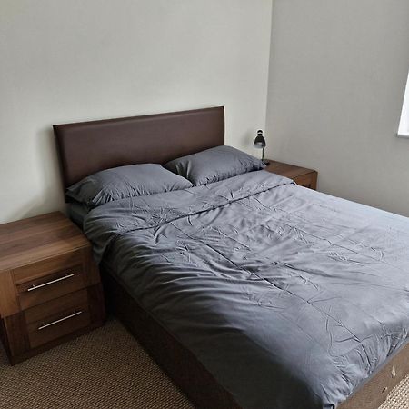 Bright Spacious Airy 2 Bed Flat イーリング エクステリア 写真