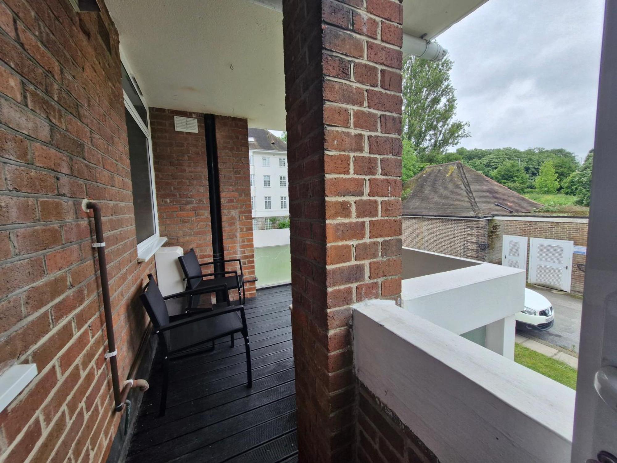 Bright Spacious Airy 2 Bed Flat イーリング エクステリア 写真